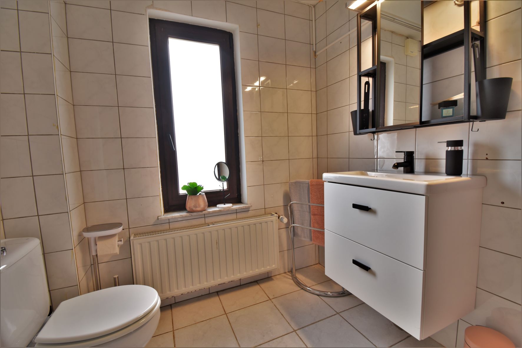 Erbimmobilie - Badezimmer - nachher
Propriété héréditaire - salle de bain - après